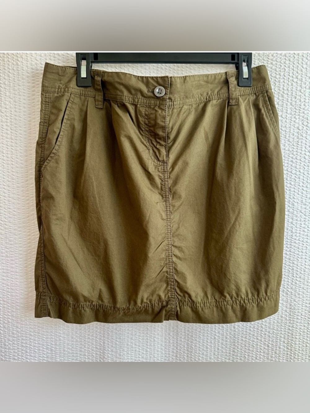 LOFT Women’s Green Mini Skirt Size: 8 Petite